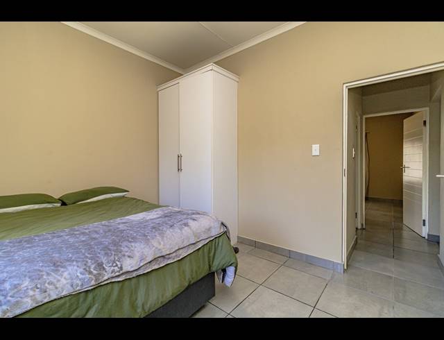 2 BEDROOM APARTMENT FOR SALE IN POMONA